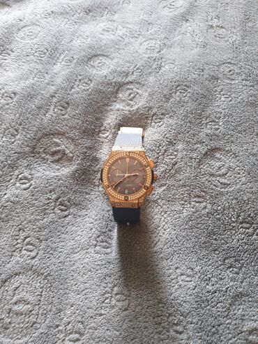 Yeni, Qol saatı, Hublot, rəng - Qızılı