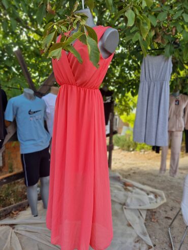 Haljine: Haljine na rasprodaji prelepe i kvalitetne,u nekoliko velicina po — 3