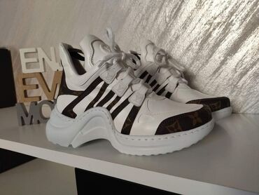 Women's Sneakers and athletic shoes: 39 — 3