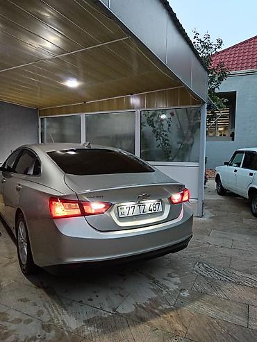 spark chevrolet: Chevrolet Malibu LT – sedan Xarici görünüş: - Rəng: şampan/metalik — 6