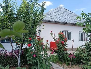 125: 🏡 Продается 5-комнатный кирпичный дом с верандой и садом! 📍 Район: АЮ — 8