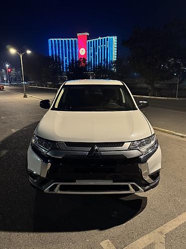 subaru oudback: Mitsubishi Outlander: 2020 г., 2.4 л, Вариатор, Бензин, Кроссовер — 2