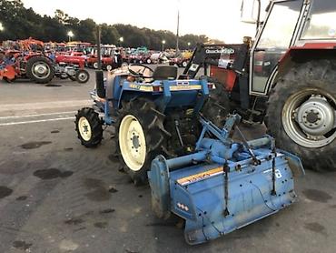 Другие тракторы: Продается японский трактор Iseki TU220, с фрезой.Техника в пути есть — 3