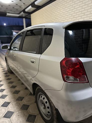 Chevrolet: Chevrolet Aveo: 2004 г., 1.4 л, Механика, Бензин, Хэтчбэк — 4