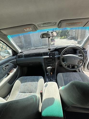 Продажа авто: Toyota Camry: 2001 г., Седан — 8