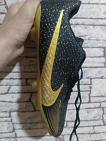 Kişi ayaqqabıları: Nike airzoom futbol ayaqqabisi 1defe islenilib.Dislidi 45 razmer — 4