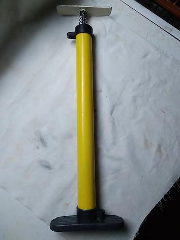 madame coco sid: Bicikl pumpa plasticna 44 cm sa metalnom neoriginal rucicom,nedostaje — 1