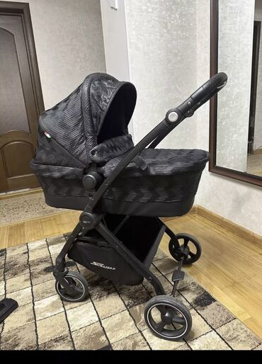 коляска peg perego: Коляска, цвет - Черный, Б/у