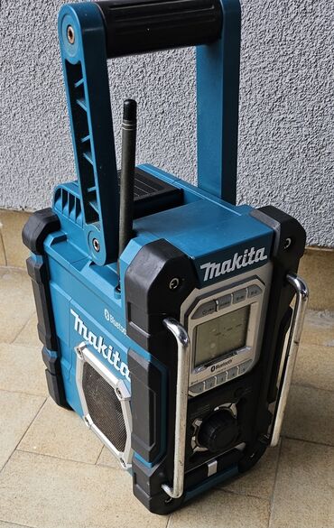 fotelje na razvlacenje: Makita DMR108 radio sa Bluetooth BT Odlično stanje Prodaje se solo bez