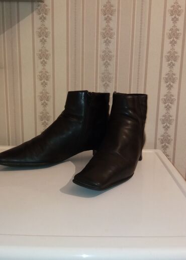 ботинки натуральная кожа: Ботинки и ботильоны 40.5, цвет - Черный