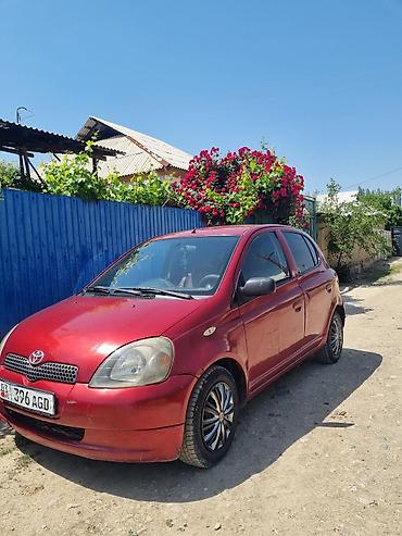 мерседес т 1: Toyota Yaris: 2000 г., 1.3 л, Кол менен иштөөчү, Бензин, Хетчбек — 2
