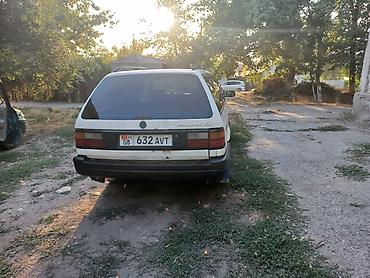 pass: Volkswagen Passat Variant: 1990 г., 1.8 л, Механика, Бензин, Универсал — 4