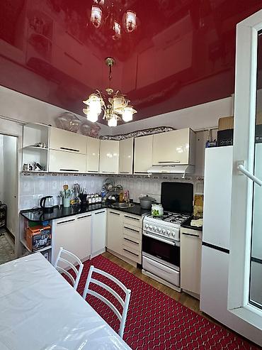 2 room flats: 📍 2 кабаттуу үйдүн 1-кабатында жайгашкан квартира сатылат ✨ Өзүнүн 2 — 7