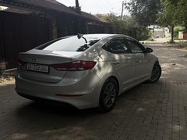 civic 2018: Hyundai Elantra: 2018 г., 2 л, Автомат, Бензин, Седан — 3
