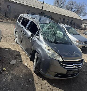crv 2: Honda Stepwgn (правый руль), серый минивэн, 5-дверный, 7/8 мест — 1
