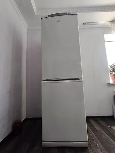 type 1: Холодильник Indesit, двухкамерный, с нижней морозильной камерой — 3