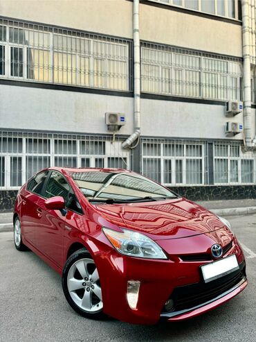 салон машина: Toyota Prius: 2014 г., 1.8 л, Автомат, Гибрид, Седан