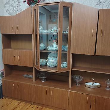 sekret: - Məhsul: Qonaq otağı üçün iri divar dolabı (sekretli vitrinqablı — 1
