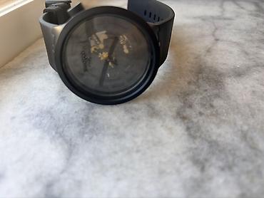 Aksesuarlar: Swatch saat – skelet dizaynlı, şaffaf siferblat - Brend/model: Swatch — 3