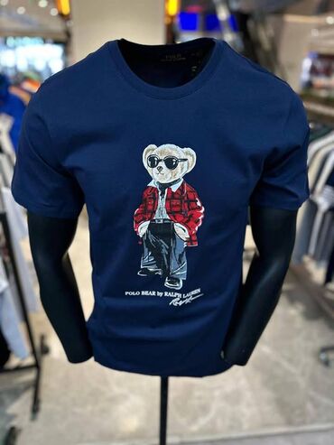 Majice: Muška majica Vel.S cena 1800 dinara vel.M cena 2000 dinara Vel.L — 4