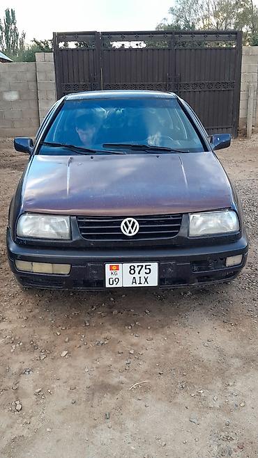 Volkswagen Vento: 1997 г., 1.8 л, Механика, Бензин, Седан