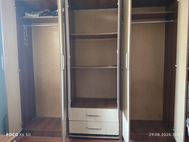 seyf qapılar: Açılan, 6 qapı Düz dolab, Şifonyer