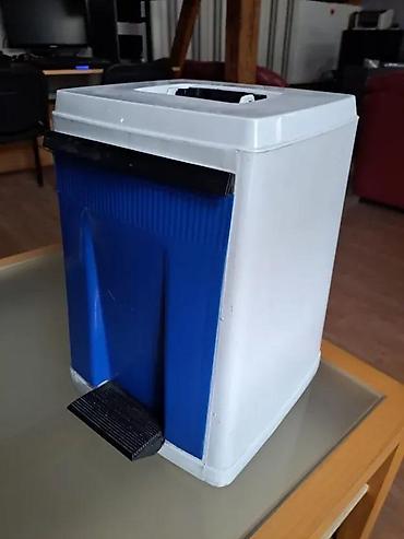 globus bife za pice: STARA PLASTIČNA KANTA ZA SMEĆE IZ 70-IH, JUGOSLAVIJA | Plastična — 5