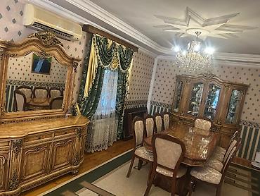 çalışma masa: Qonaq otağı üçün klassik üslubda mebel dəsti təqdim olunur. Dəstə — 4