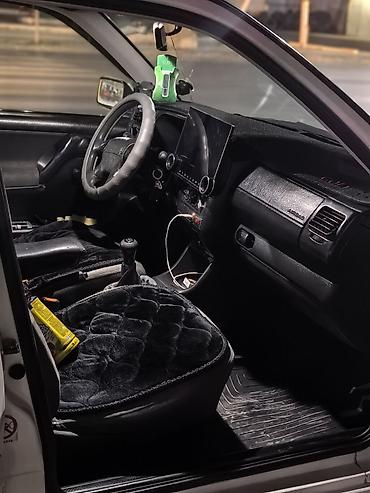 Унаа сатуу: Volkswagen Golf: 1997 г., 1.4 л, Кол менен иштөөчү, Бензин, Хетчбек — 9