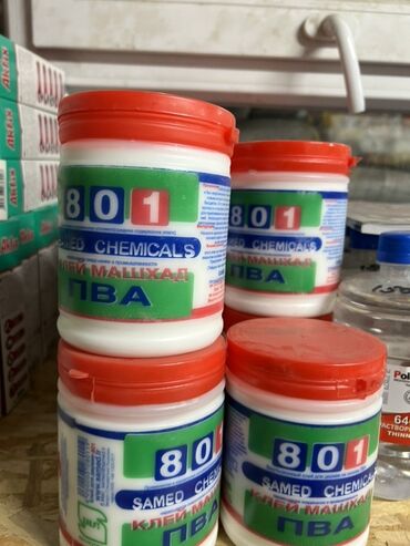 ОСП / OSB: Клей ПВА 801 от Samed Chemicals, представленный в удобных банках с