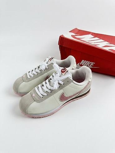 Кроссовки, 40, Nike, Б/у, цвет - Белый, Самовывоз