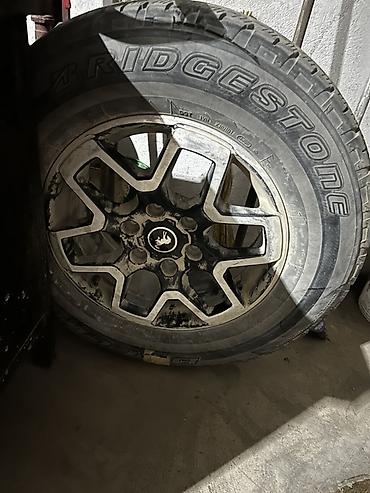 эндро мото: На Ford Bronco R17 диск с шиной Bridgestone. - Шина: Bridgestone — 1