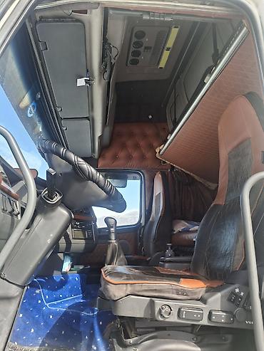 Тягачи: Тягач, Volvo, Тентованный — 9