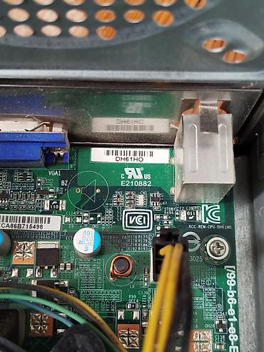 Masaüstü kompüterlər və iş stansiyaları: Masaüstü kompüter sistem bloku Xüsusiyyətlər: - Ram: 4GB QDS firması — 7