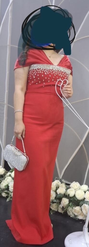döşəmədən donlar: Qırmızı axşam geyimi – zərif daş detall 42-44 ölçü - Model: Uzun