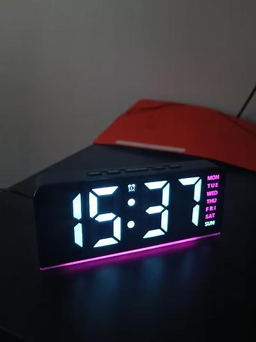 flaše: Kul stilski LED digitalni budilnik | Dvostruki alarm, prikaz vremena i — 3