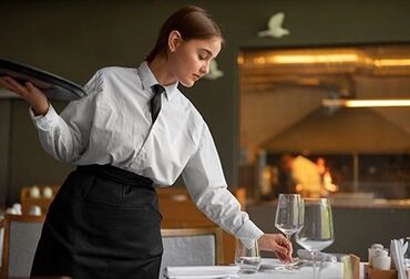 работа афициант: Требуется Официант 1-2 года опыта, Оплата Дважды в месяц