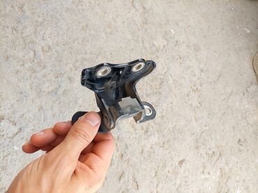 Digər avtomobil ehtiyat hissələri: Kia rio 2011-2015 sedan modelin istenilen hissesi var. Motor 1.4 — 22