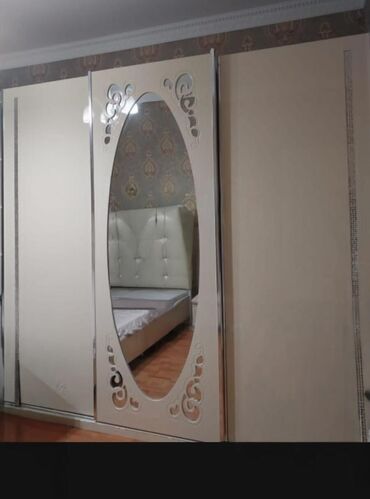 ayyaqabı dolabı: Dolab satilir 250 azn. Uzunu 2.40. Derinliyi 66 Hundurluyu 2.15. Unvan