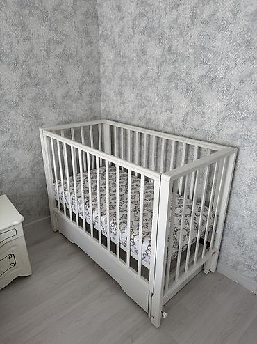 Продается детская кровать с нижней полкой для хранения вещей