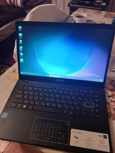 asus m310: 8 GB