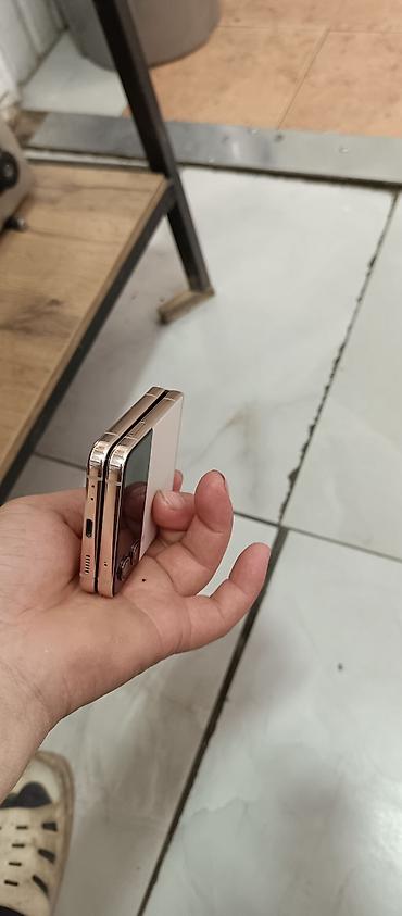 z fold 3: Samsung Galaxy Z Flip 3, Б/у, 256 ГБ, цвет - Золотой — 2