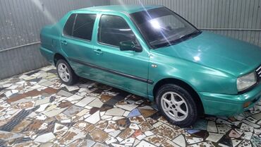 гид: Volkswagen Vento: 1996 г., 1.8 л, Механика, Бензин, Седан