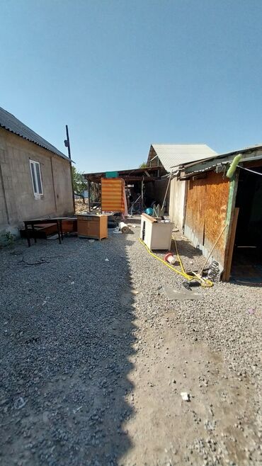 дома в арашане: Дом, 72 м², 3 комнаты, Риэлтор, Старый ремонт