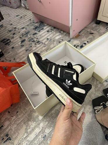 Айымдардын бут кийими: Кроссовки adidas Forum Low, черно‑белые. Оригинал - Классический — 3