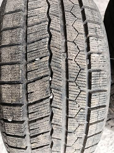 Шины: Зимние шины ROADX RXFROST, размер 215/55 R17. Характеристики: - Тип — 4