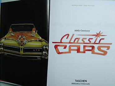 devojka slike: Knjiga:The 20th Century Classic Cars 2023.god. 592 str. 20 cm. tvrdi — 2
