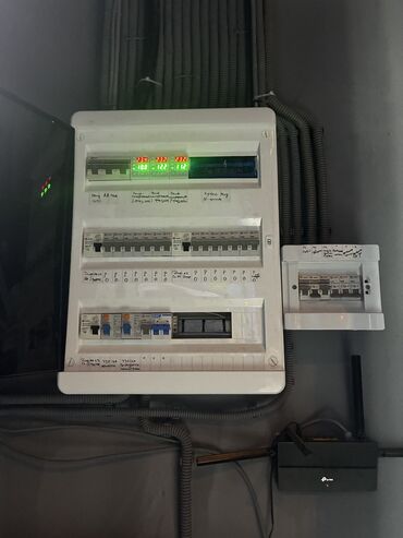 Электрики: Электрик | Монтаж электрощитов Больше 6 лет опыта — 4