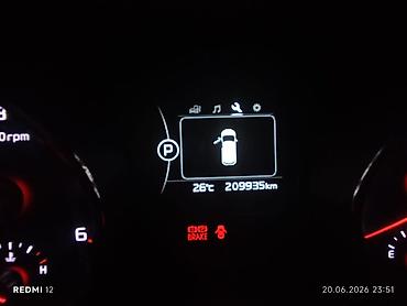 carnival: Kia Grand Carnival / Sedona minivan - Kuzov: ağ rəng, geniş və — 5