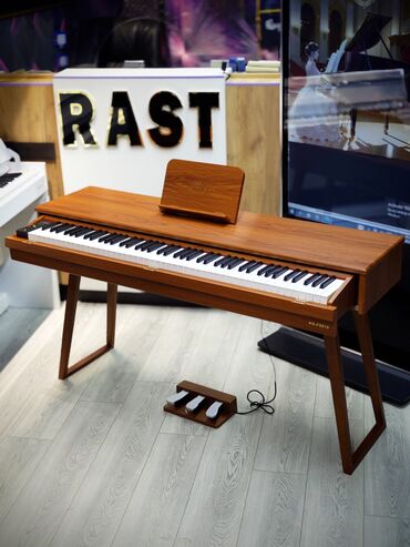Akustik gitaralar: Piano, Rəqəmsal, Yeni, Ünvandan götürmə